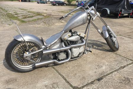 Chopper SE Motorrad von der Seite