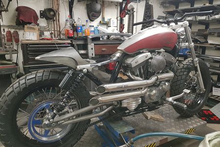 Scoutster Motorrad in der Werkstatt