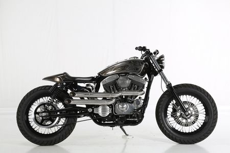 Scoutster Motorrad von der Seite