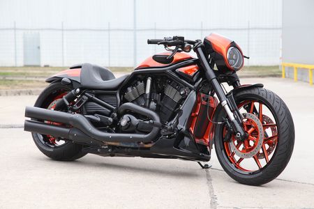 VR Orange Motorrad von der Seite