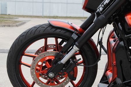 VR Orange Motorrad Nahaufnahme vom Reifen