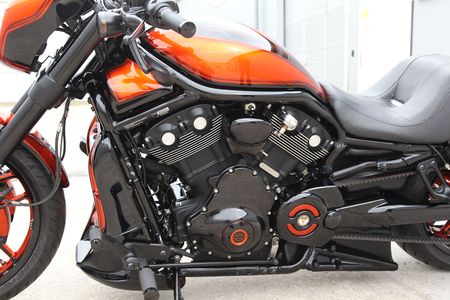 VR Orange Motorrad Nahaufnahme von der Seite