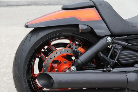 VR Orange Motorrad Nahaufnahme Hinterrad