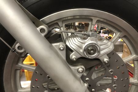 Motorrad Race 120 in der Werkstatt