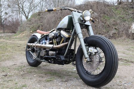 Ellie Motorrad von vorne